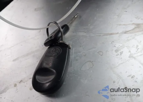 2014 Toyota Sienna L V6 7 Passenger z USA, uszkodzony, nr VIN 5TDZK3DC1ES448372